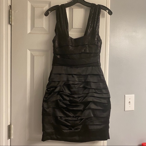 Black sequin cocktail dress - Picture 3 of 6